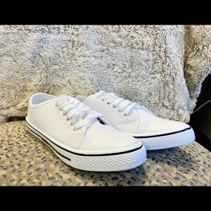 76 & 77) New White Canvas Lace-up Shoes